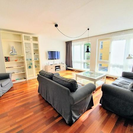 Ferienwohnung Achtern Diek, Inklusive Strandkorb Und Stellplatz 罗斯托克 外观 照片