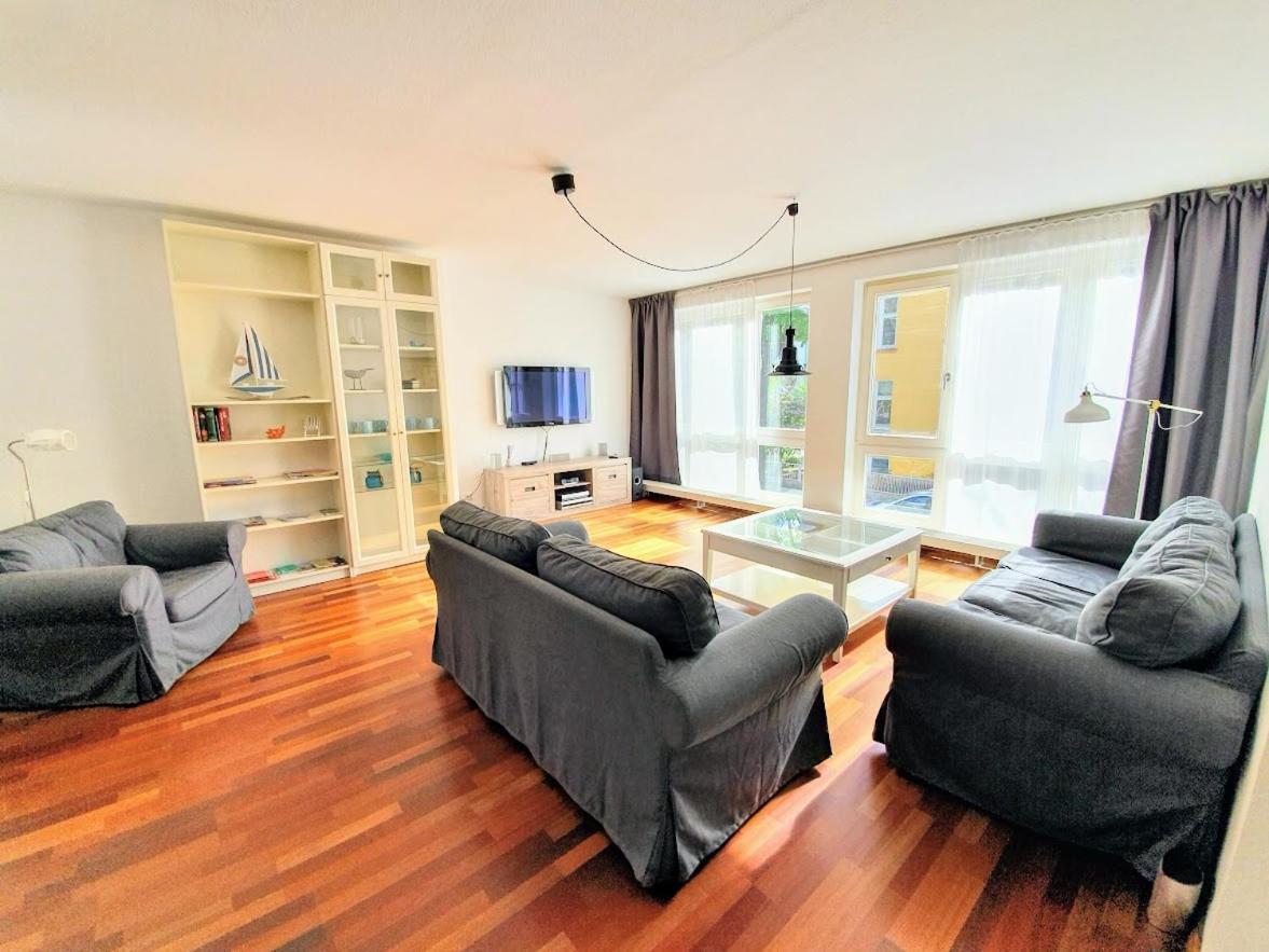 Ferienwohnung Achtern Diek, Inklusive Strandkorb Und Stellplatz 罗斯托克 外观 照片