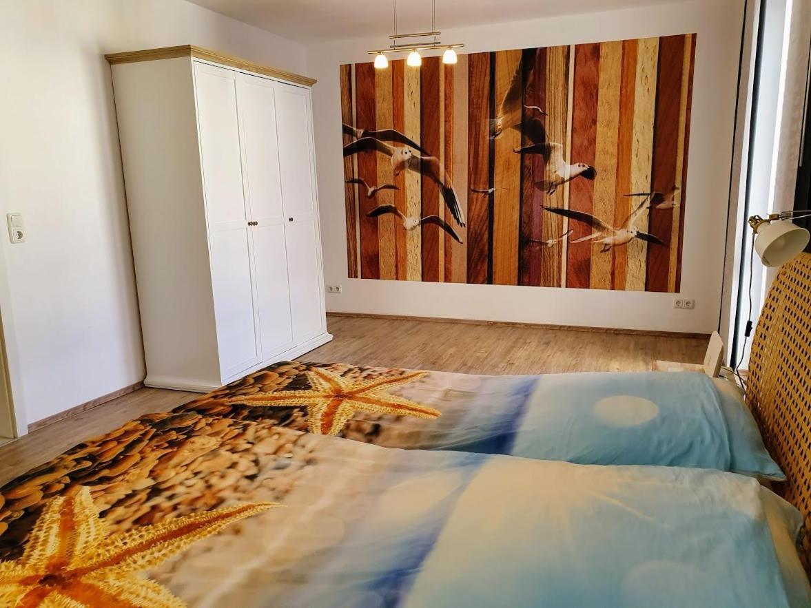 Ferienwohnung Achtern Diek, Inklusive Strandkorb Und Stellplatz 罗斯托克 外观 照片