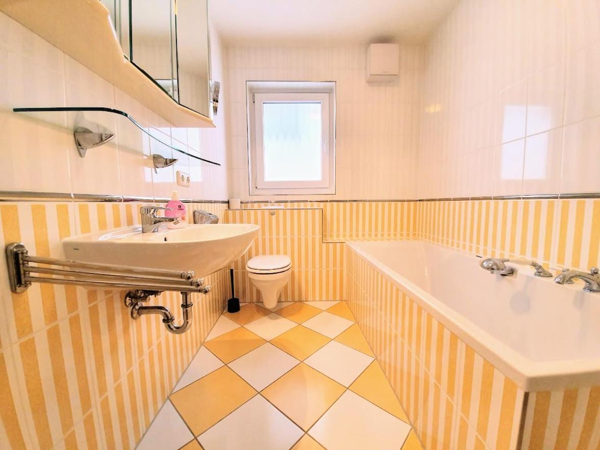Ferienwohnung Achtern Diek, Inklusive Strandkorb Und Stellplatz 罗斯托克 外观 照片