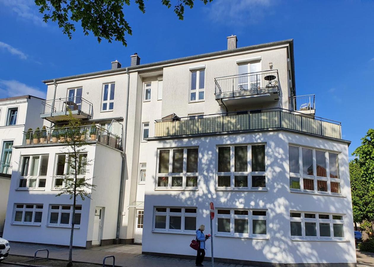 Ferienwohnung Achtern Diek, Inklusive Strandkorb Und Stellplatz 罗斯托克 外观 照片