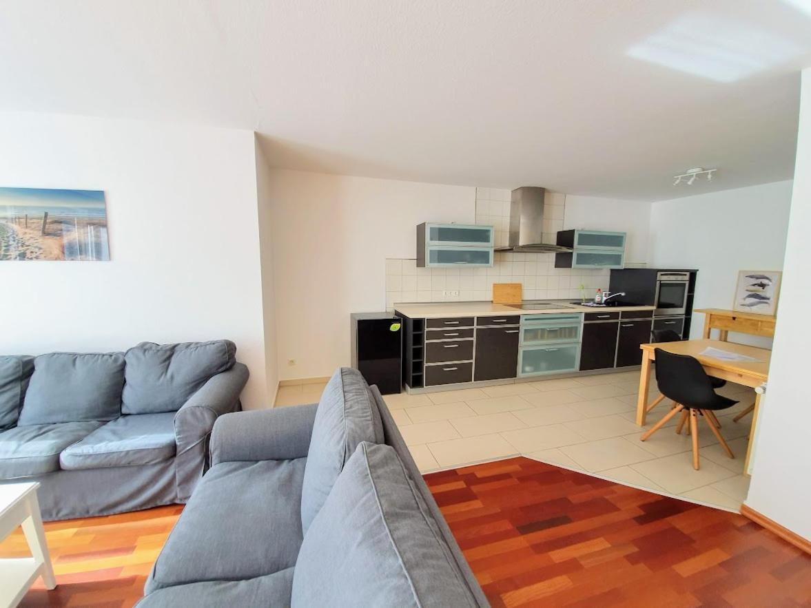 Ferienwohnung Achtern Diek, Inklusive Strandkorb Und Stellplatz 罗斯托克 外观 照片
